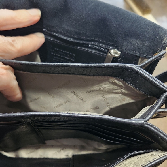 The Trend label Saddle / Crossbody Style Black Leather and Suede Bag - Picture 10 of 10